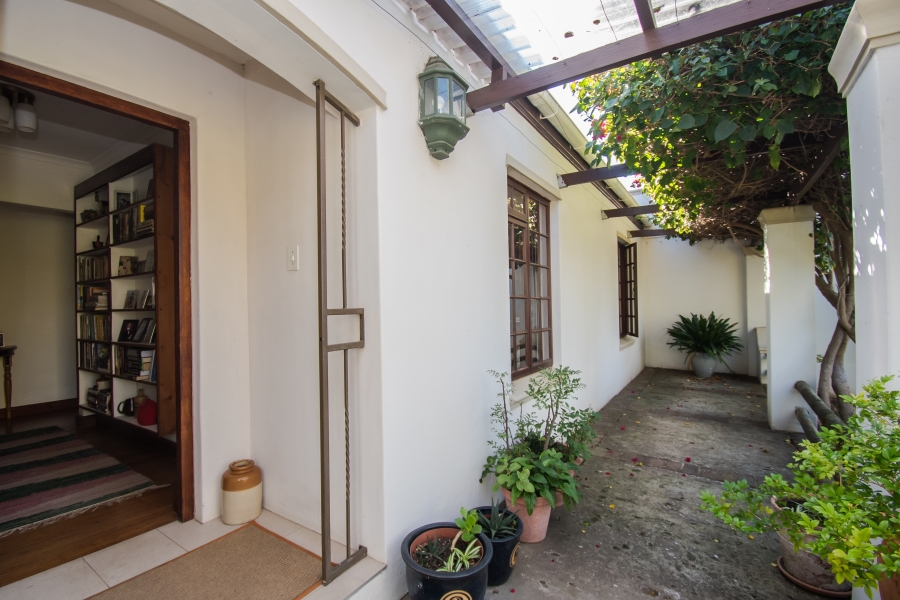 4 Bedroom Property for Sale in Roundhay Western Cape
